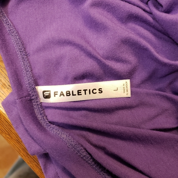 Fabletics scoop neck top - size L - Picture 3 of 5